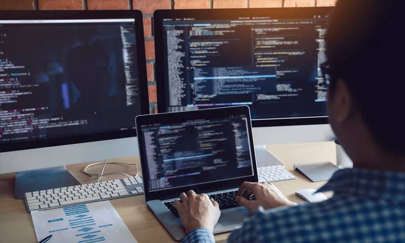 数据科学选型:R与Python如何赋能上杭县网站建设?